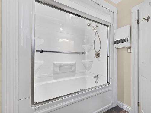 1 Hillcrest Street, Truro, NS - Indoor Photo Showing Bathroom