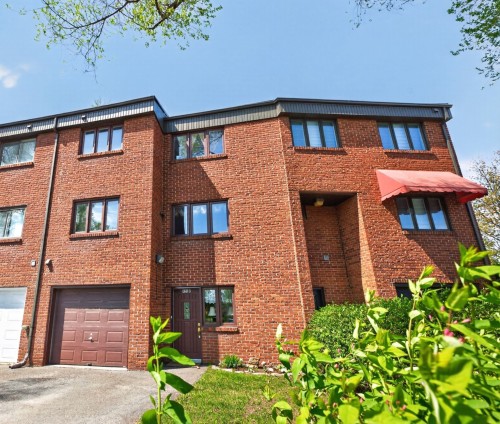 Façade - 2-121 Av. Vanguard, Pointe-Claire, QC - Outdoor With Exterior