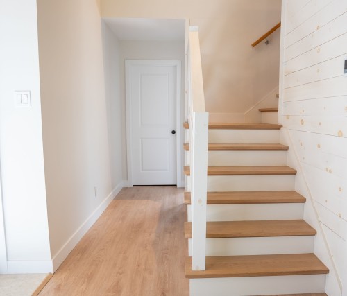 Escalier - 317 388E Avenue, Saint-Hippolyte, QC - Indoor Photo Showing Other Room