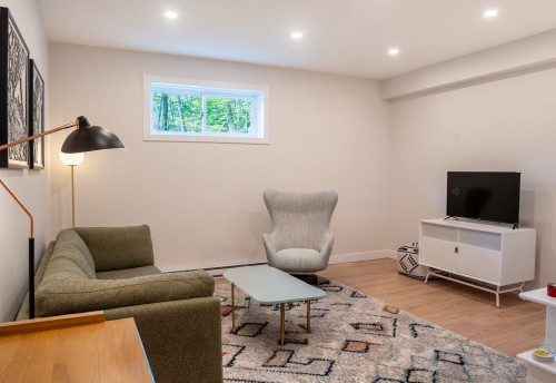 Salle familiale - 317 388E Avenue, Saint-Hippolyte, QC - Indoor