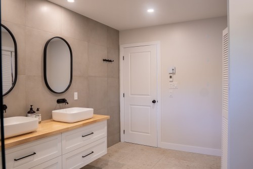 Salle de bains - 317 388E Avenue, Saint-Hippolyte, QC - Indoor Photo Showing Bathroom