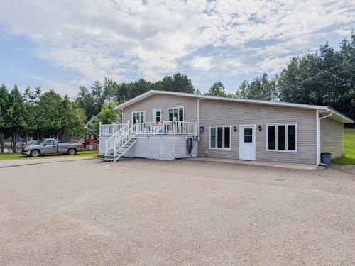 382 Ch Du Lac Long — photo 1