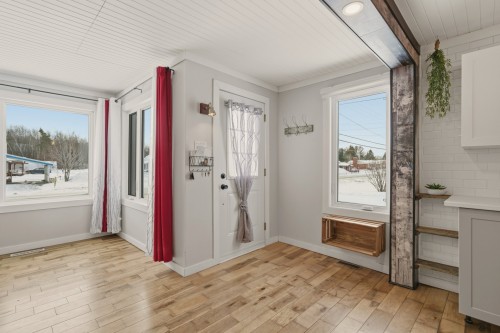 Hall d'entrée/Vestibule - 1397 Route 116, Danville, QC - Indoor Photo Showing Other Room