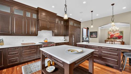 523 Metcalfe Avenue, Kelowna, BC - Indoor Photo Showing Kitchen