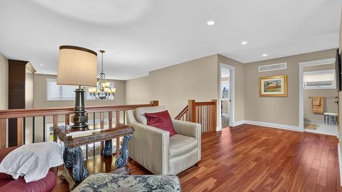 523 Metcalfe Avenue, Kelowna, BC - Indoor