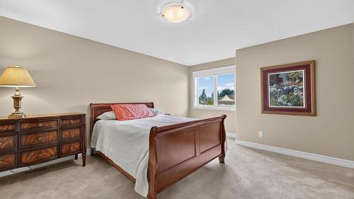 523 Metcalfe Avenue, Kelowna, BC - Indoor Photo Showing Bedroom