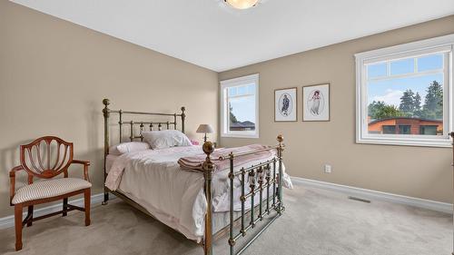 523 Metcalfe Avenue, Kelowna, BC - Indoor Photo Showing Bedroom