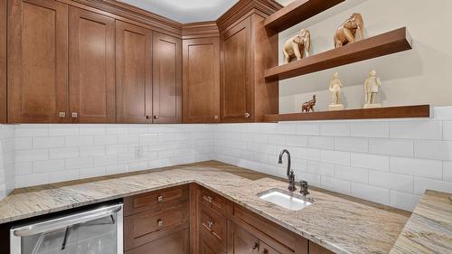 523 Metcalfe Avenue, Kelowna, BC - Indoor Photo Showing Kitchen