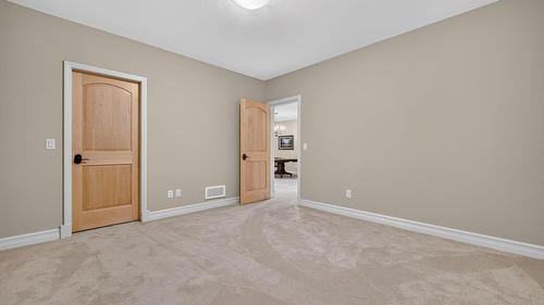523 Metcalfe Avenue, Kelowna, BC - Indoor Photo Showing Other Room