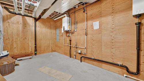 523 Metcalfe Avenue, Kelowna, BC - Indoor Photo Showing Basement