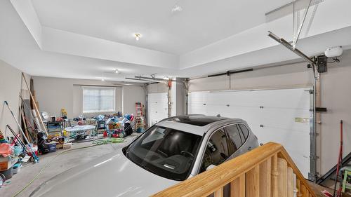 523 Metcalfe Avenue, Kelowna, BC - Indoor Photo Showing Garage