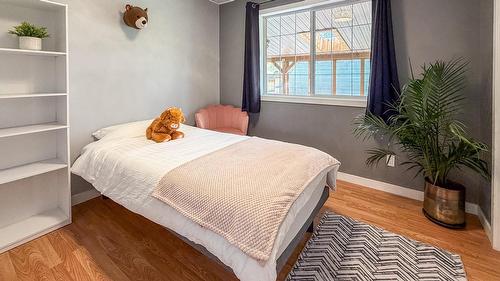 1021 15Th Avenue, Cranbrook, BC - Indoor Photo Showing Bedroom
