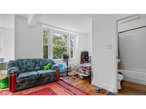 42 Railway, Moncton, NB - Indoor Photo Showing Living Room