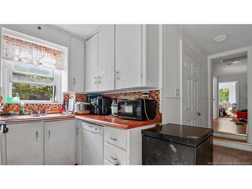 42 Railway, Moncton, NB - Indoor Photo Showing Kitchen