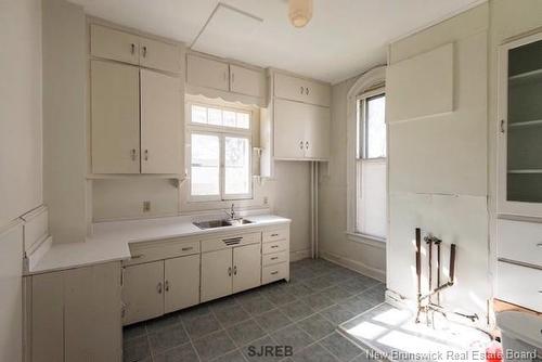406-408 Algonquin Pl, Saint John, NB - Indoor Photo Showing Kitchen