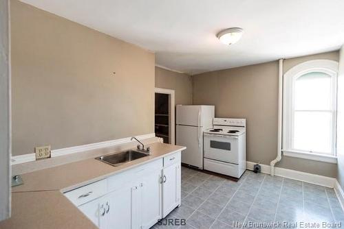406-408 Algonquin Pl, Saint John, NB - Indoor Photo Showing Kitchen