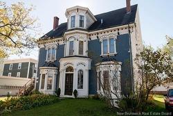 406-408 Algonquin PL Saint John, NB E2M 1N2