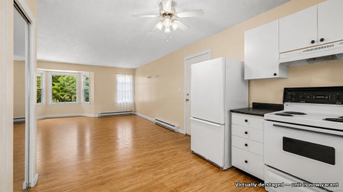 #18-1535 Dingwall Rd, Courtenay, BC - Indoor Photo Showing Kitchen