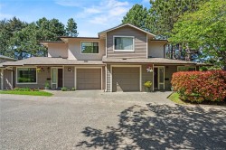 #18-1309 McKenzie Ave Saanich, BC V8P 2M1