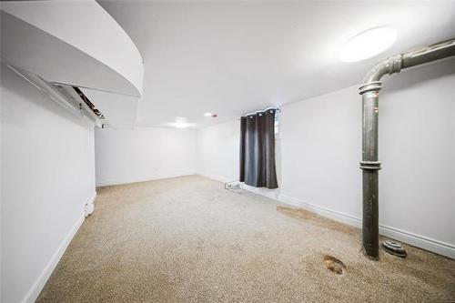 604 Union Ave, Winnipeg, MB - Indoor Photo Showing Other Room
