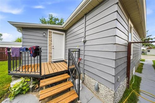 604 Union Ave, Winnipeg, MB - Outdoor With Deck Patio Veranda With Exterior