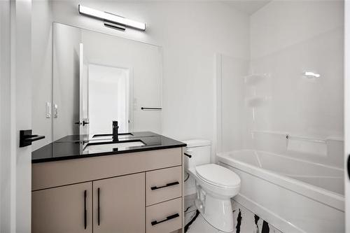 416 Dodds Rd, Headingley, MB - Indoor Photo Showing Bathroom