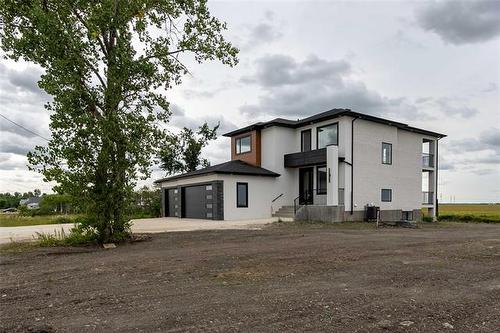 416 Dodds Rd, Headingley, MB - Outdoor