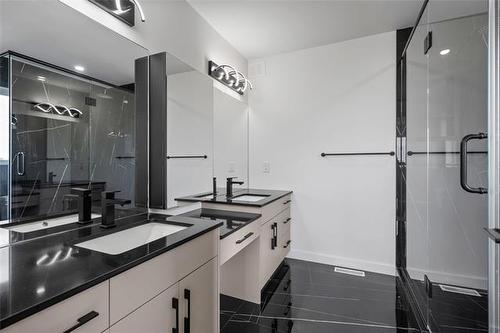 416 Dodds Rd, Headingley, MB - Indoor Photo Showing Bathroom