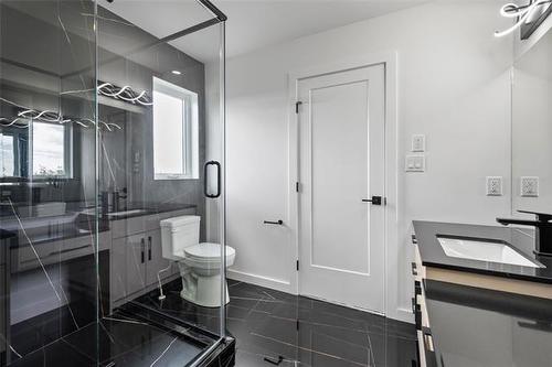 416 Dodds Rd, Headingley, MB - Indoor Photo Showing Bathroom