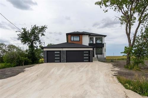 416 Dodds Rd, Headingley, MB - Outdoor