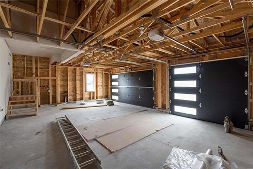416 Dodds Rd, Headingley, MB - Indoor Photo Showing Garage