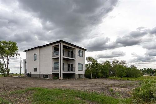 416 Dodds Rd, Headingley, MB - Outdoor