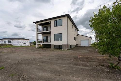 416 Dodds Rd, Headingley, MB - Outdoor