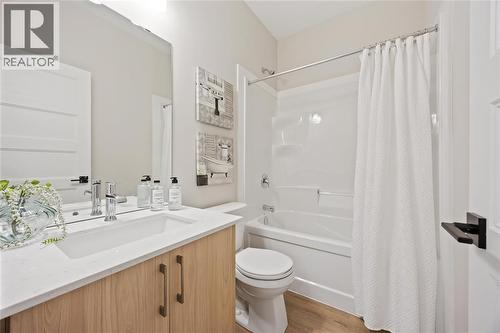 214 St Clair Boulevard Unit# 21, St Clair, ON - Indoor Photo Showing Bathroom