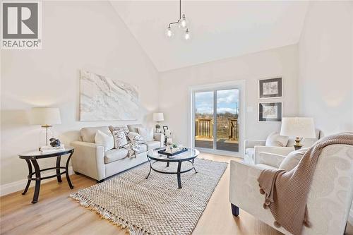 214 St Clair Boulevard Unit# 16, St Clair, ON - Indoor Photo Showing Living Room