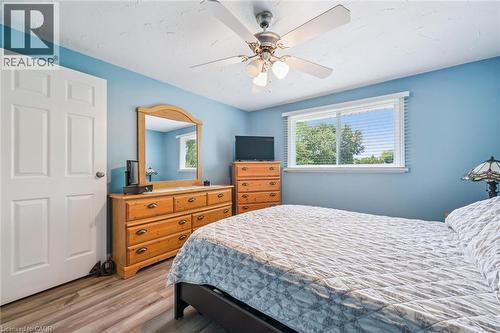 847 Doon Village Road, Kitchener, ON - Indoor Photo Showing Bedroom