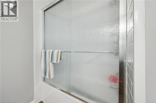 847 Doon Village Road, Kitchener, ON - Indoor Photo Showing Bathroom