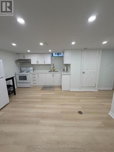 BSMT - 21A LAMBTON AVENUE , Toronto, Ontario M6N 2S2 4