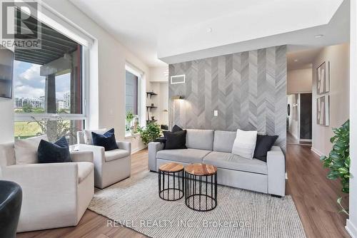 215 - 50 BRUYERES MEWS  Toronto, ON M5V 0H8