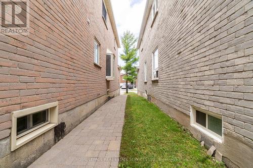 3301 Cambourne Crescent, Mississauga, ON -  With Exterior