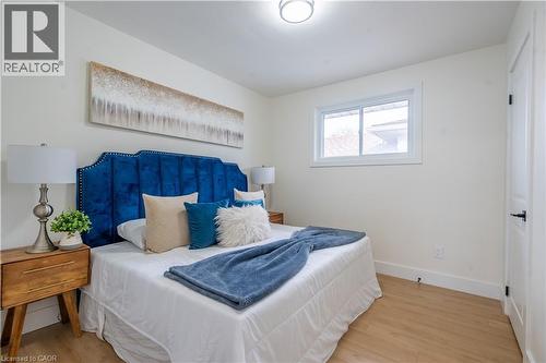 23 Tyrone Drive, Hamilton, ON - Indoor Photo Showing Bedroom