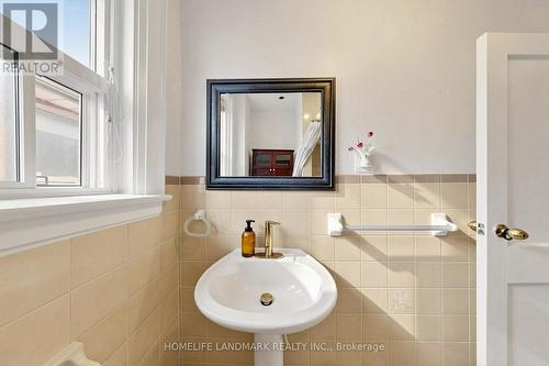 484 Glenholme Avenue, Toronto, ON - Indoor Photo Showing Bathroom