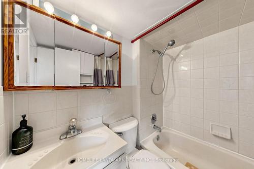 484 Glenholme Avenue, Toronto, ON - Indoor Photo Showing Bathroom