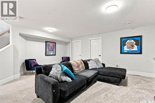 102 Brookdale Crescent, Saskatoon, SK - Indoor Photo Showing Living Room