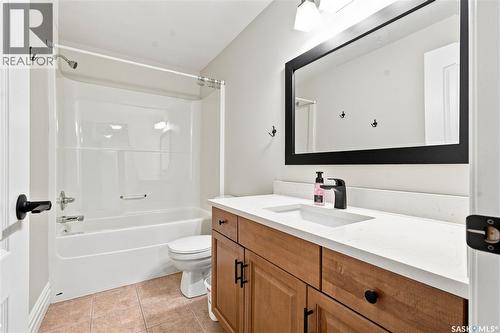 102 Brookdale Crescent, Saskatoon, SK - Indoor Photo Showing Bathroom