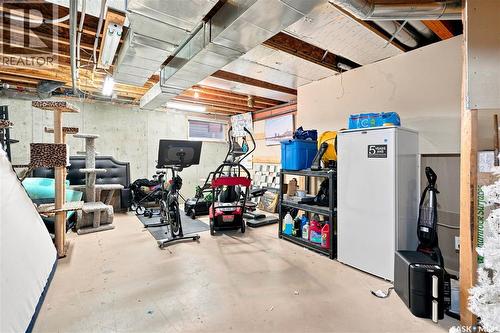 102 Brookdale Crescent, Saskatoon, SK - Indoor Photo Showing Basement