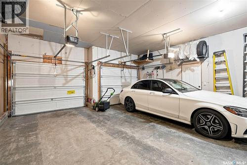 102 Brookdale Crescent, Saskatoon, SK - Indoor Photo Showing Garage