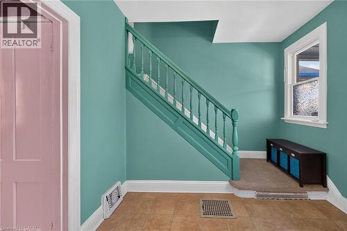 230 Picton Street E, Hamilton, ON - Indoor Photo Showing Other Room