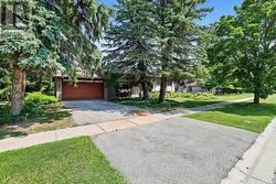 37 MOORE PARK DRIVE  King, ON L0G 1T0