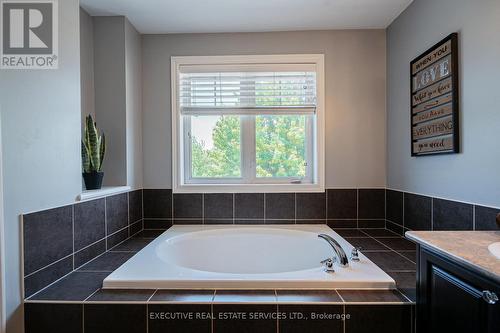 2 Nectarlane Avenue, Caledon, ON - Indoor Photo Showing Bathroom